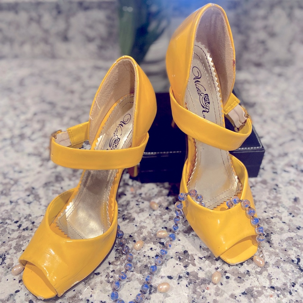 Bright yellow 3 inch Wild Rose heels!